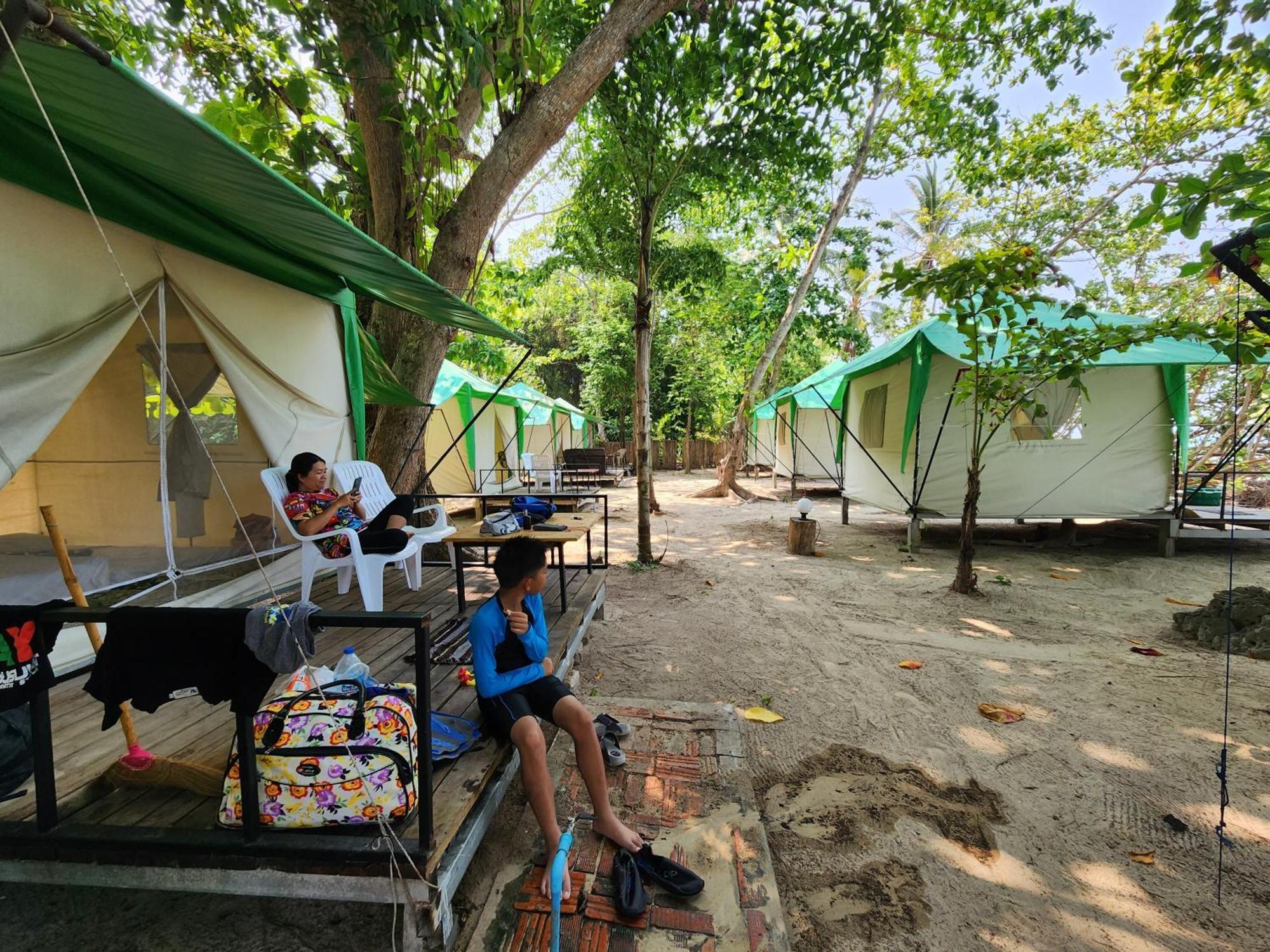 Koh Ngai Camping Restaurant @ Bar Exteriér fotografie
